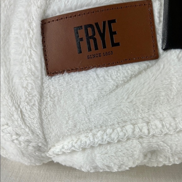 Frye Silky Soft Blanket Full Queen White 90" x 90" Luxury NEW - Picture 3 of 8